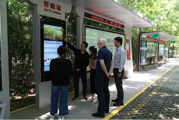 法国客户第三次到访LED路灯生产厂家山东光电