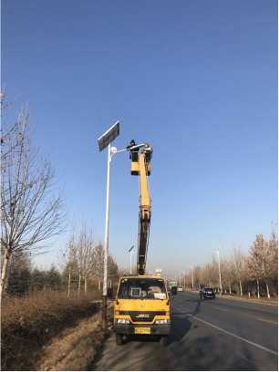 张皇路齐陵段智能物联网太阳能led路灯顺利通过验收