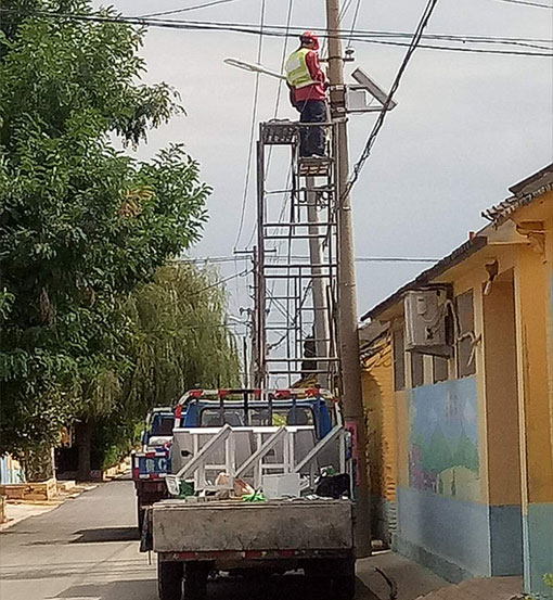 农村太阳能led路灯照明